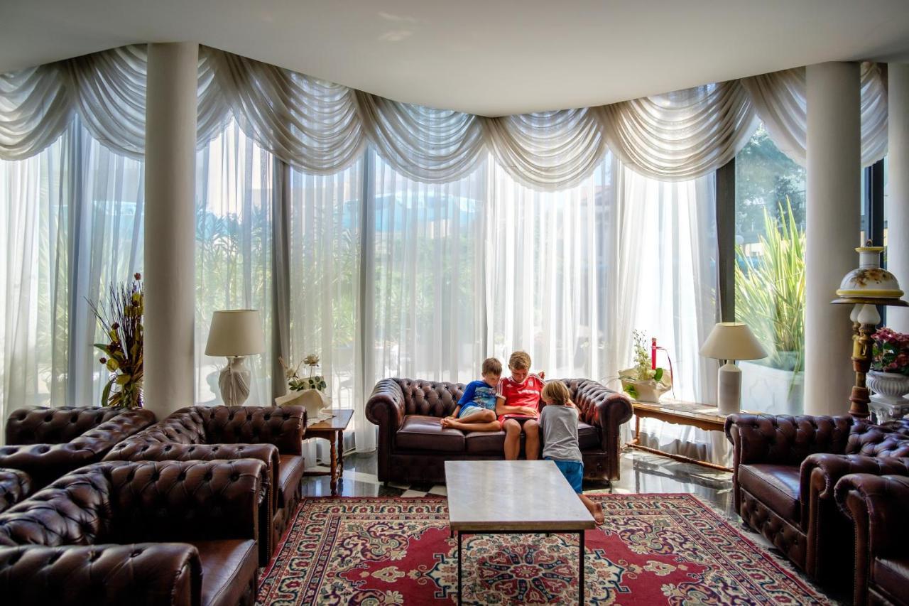 Hotel Bristol Белариа-Игеа Марина Екстериор снимка