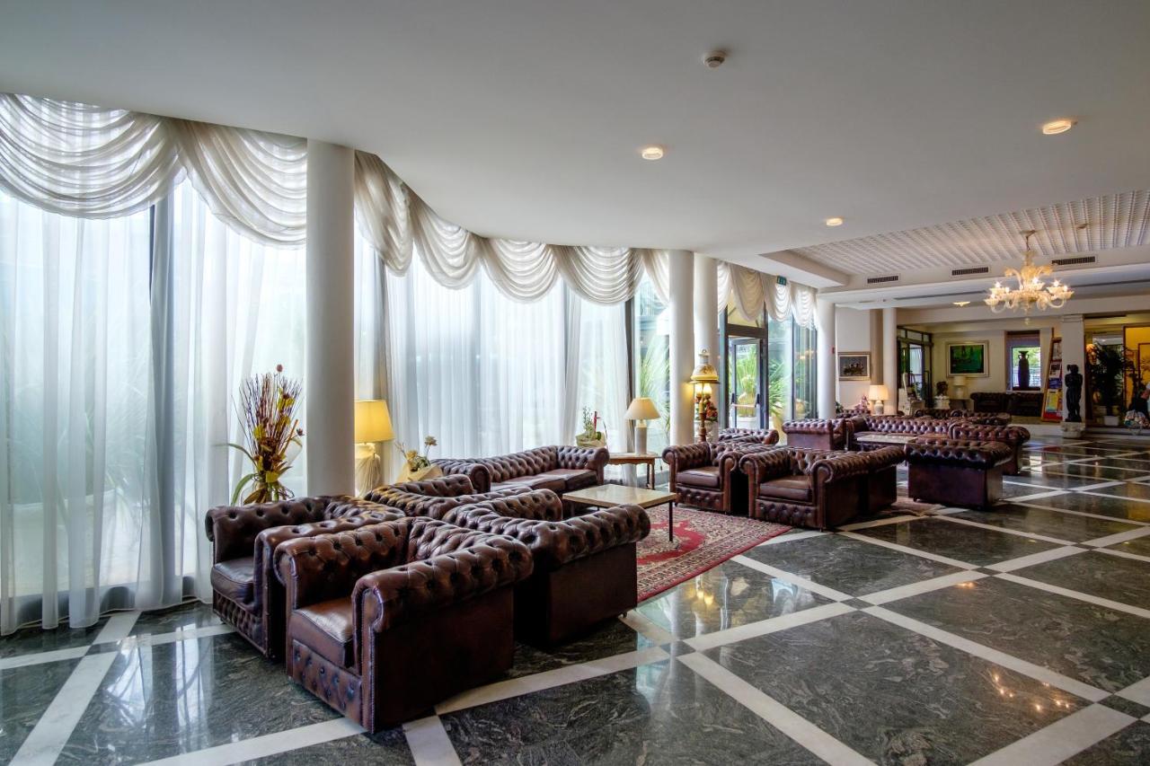Hotel Bristol Белариа-Игеа Марина Екстериор снимка
