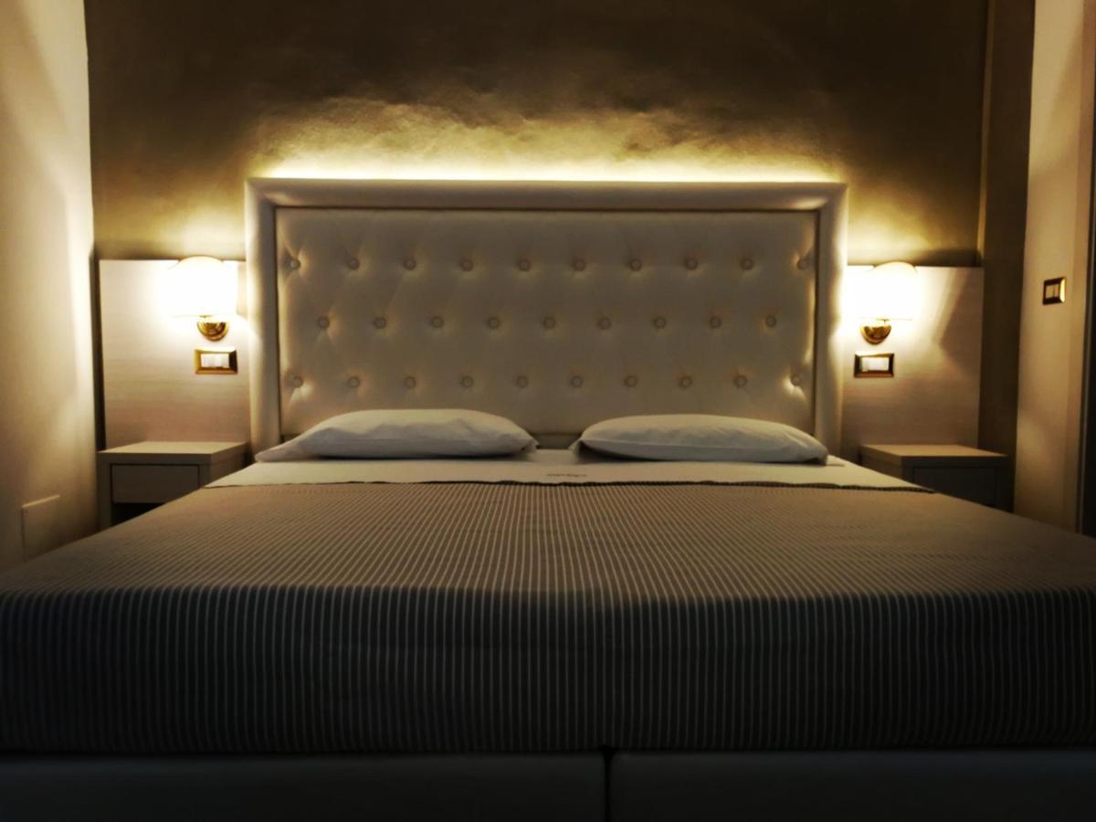 Hotel Bristol Белариа-Игеа Марина Екстериор снимка