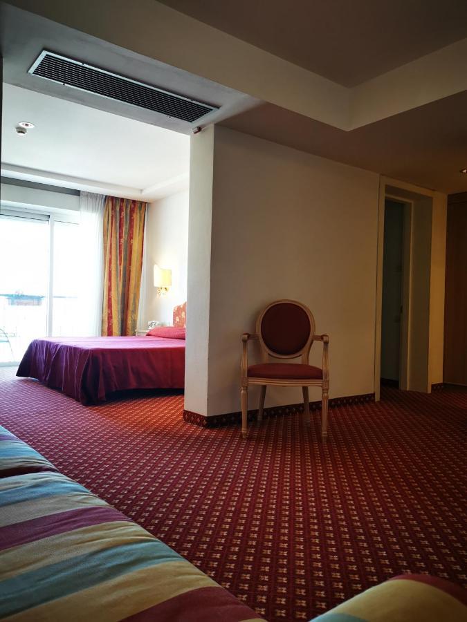 Hotel Bristol Белариа-Игеа Марина Екстериор снимка