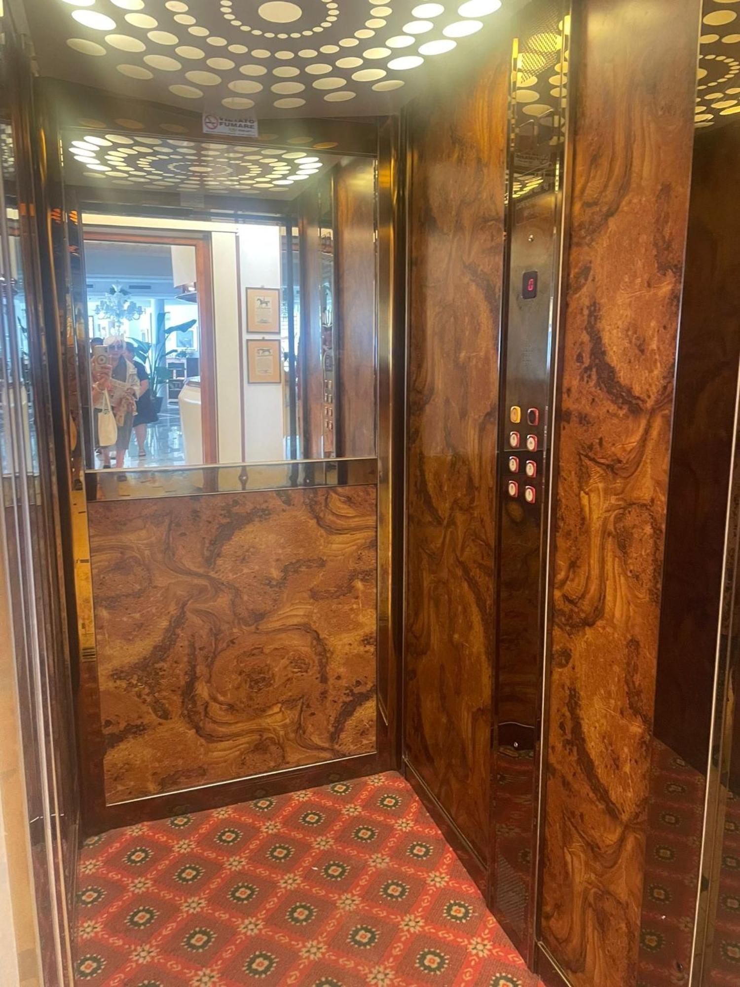 Hotel Bristol Белариа-Игеа Марина Екстериор снимка