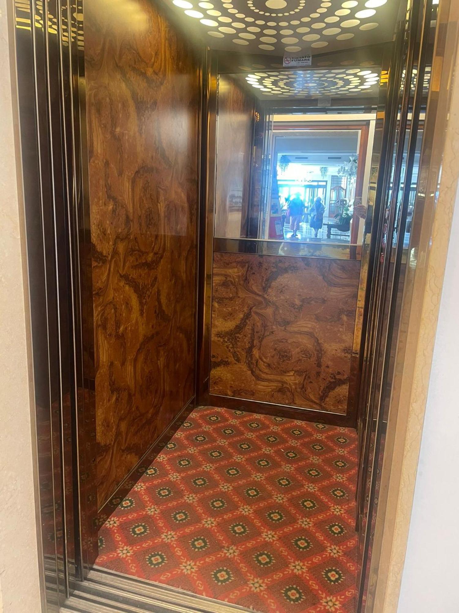 Hotel Bristol Белариа-Игеа Марина Екстериор снимка