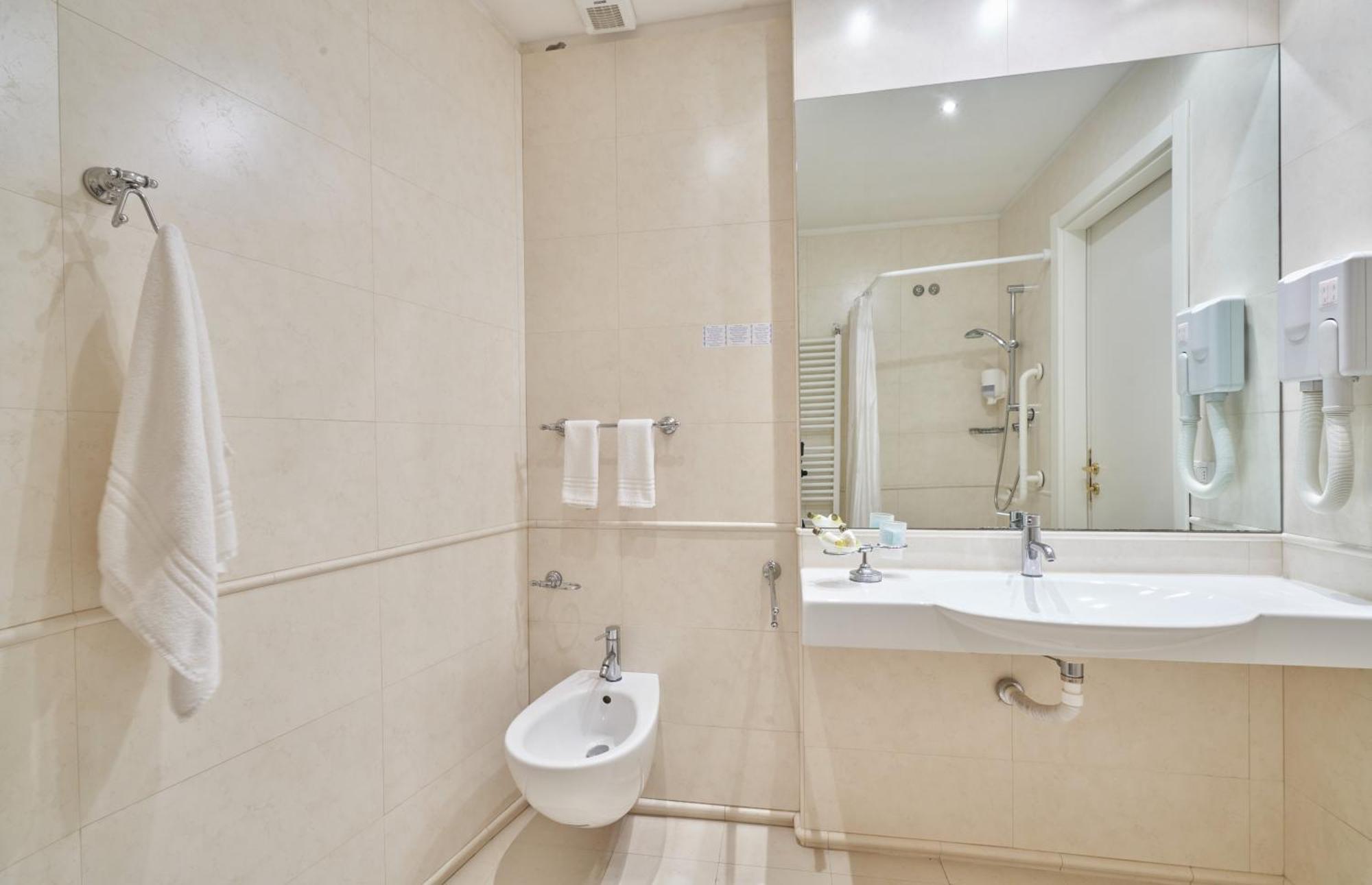 Hotel Bristol Белариа-Игеа Марина Екстериор снимка