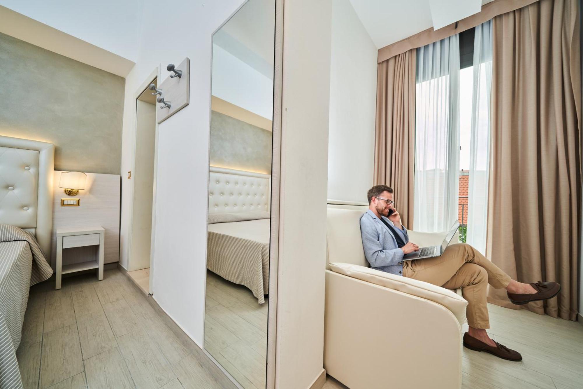 Hotel Bristol Белариа-Игеа Марина Екстериор снимка