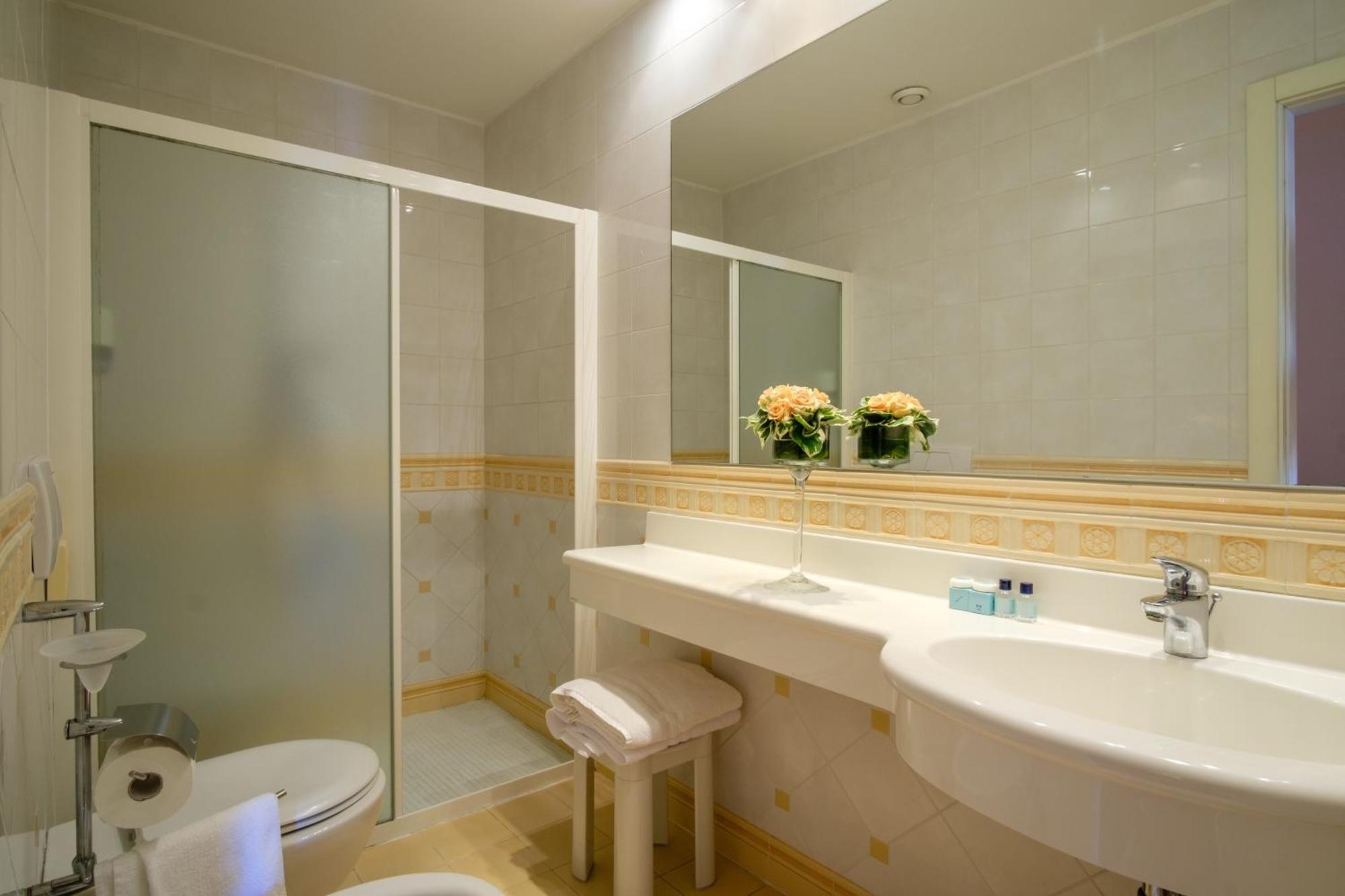 Hotel Bristol Белариа-Игеа Марина Екстериор снимка