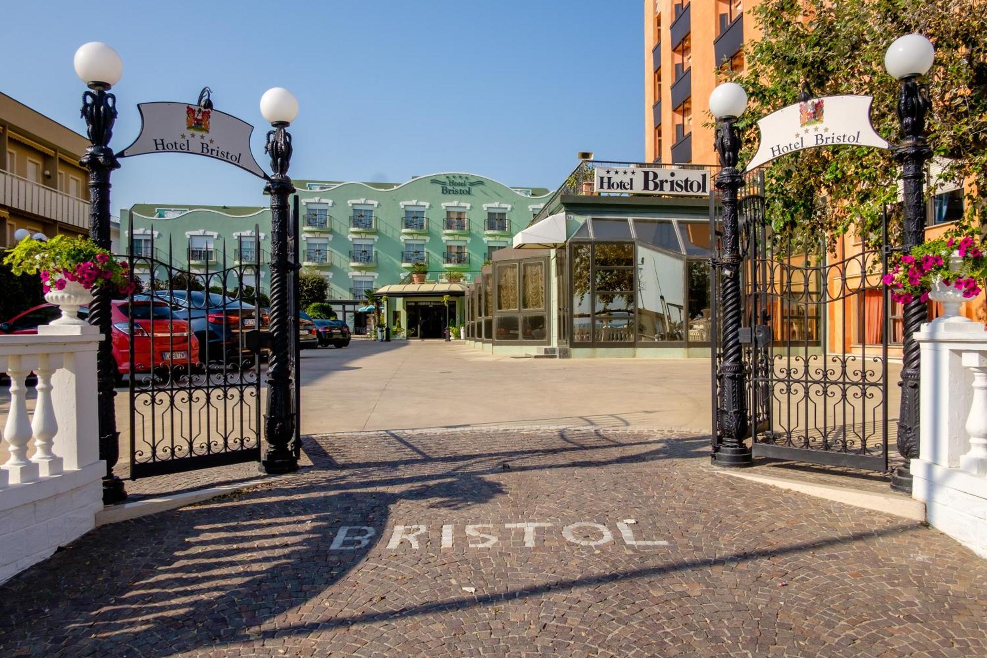Hotel Bristol Белариа-Игеа Марина Екстериор снимка